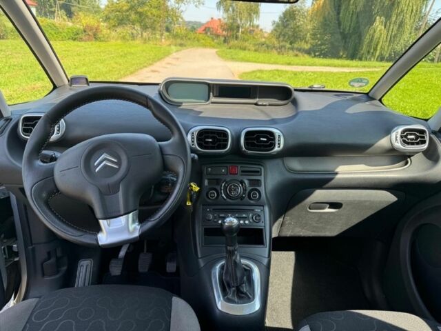 Серый Ситроен С3, объемом двигателя 1.6 л и пробегом 201 тыс. км за 3483 $, фото 1 на Automoto.ua