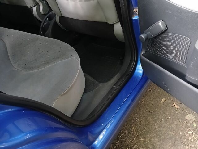 Синий Ситроен С3, объемом двигателя 1.4 л и пробегом 157 тыс. км за 3900 $, фото 5 на Automoto.ua