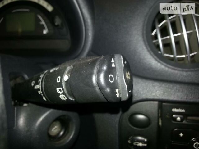 Синий Ситроен С3, объемом двигателя 1.6 л и пробегом 157 тыс. км за 4700 $, фото 14 на Automoto.ua