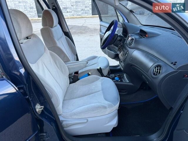 Синій Сітроен С3, об'ємом двигуна 1.4 л та пробігом 253 тис. км за 2750 $, фото 24 на Automoto.ua