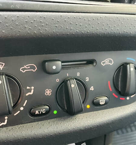 Синий Ситроен С3, объемом двигателя 1.12 л и пробегом 215 тыс. км за 3600 $, фото 26 на Automoto.ua