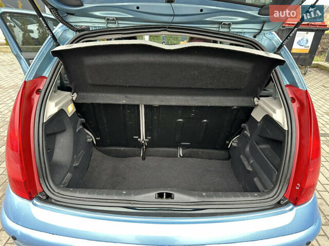 Синий Ситроен С3, объемом двигателя 1.4 л и пробегом 163 тыс. км за 5400 $, фото 16 на Automoto.ua