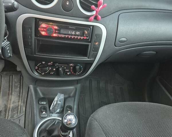 Синий Ситроен С3, объемом двигателя 1.4 л и пробегом 125 тыс. км за 3000 $, фото 9 на Automoto.ua