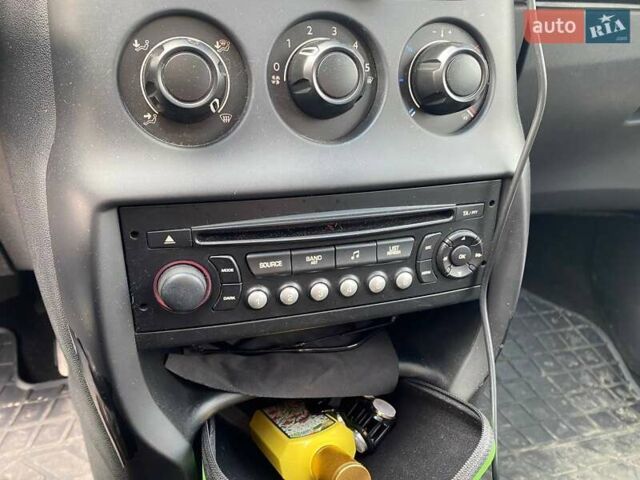 Синій Сітроен С3, об'ємом двигуна 1.4 л та пробігом 198 тис. км за 5700 $, фото 17 на Automoto.ua