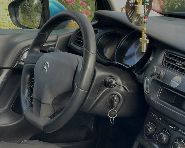 Синий Ситроен С3, объемом двигателя 1.4 л и пробегом 250 тыс. км за 3999 $, фото 34 на Automoto.ua