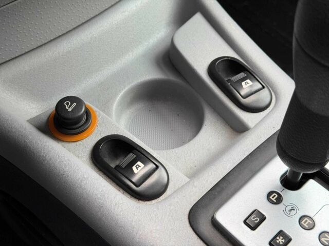 Зелений Сітроен С3, об'ємом двигуна 1.4 л та пробігом 224 тис. км за 4800 $, фото 18 на Automoto.ua