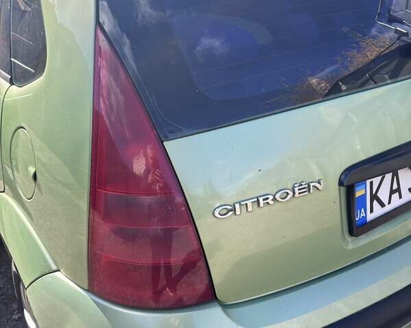 Зелений Сітроен С3, об'ємом двигуна 1.36 л та пробігом 182 тис. км за 3700 $, фото 4 на Automoto.ua