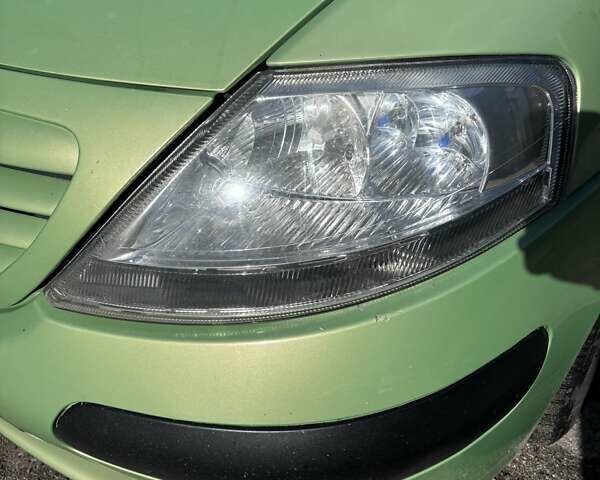 Зелений Сітроен С3, об'ємом двигуна 1.36 л та пробігом 182 тис. км за 3700 $, фото 2 на Automoto.ua