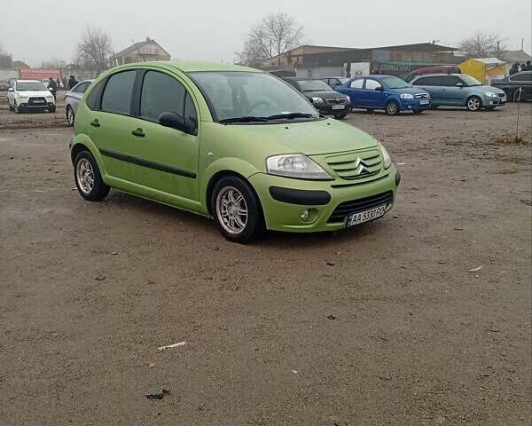 Зелений Сітроен С3, об'ємом двигуна 1.36 л та пробігом 161 тис. км за 4200 $, фото 4 на Automoto.ua