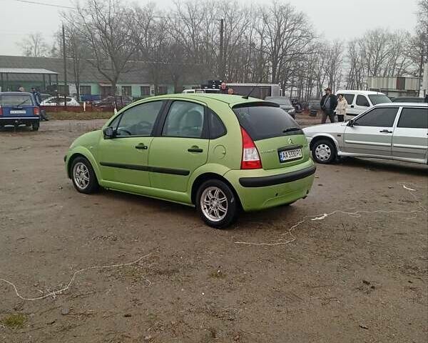 Зелений Сітроен С3, об'ємом двигуна 1.36 л та пробігом 161 тис. км за 4200 $, фото 2 на Automoto.ua