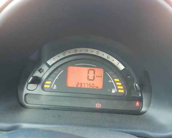 Помаранчевий Сітроен С3, об'ємом двигуна 1.1 л та пробігом 237 тис. км за 2650 $, фото 6 на Automoto.ua