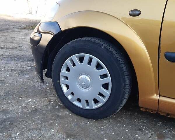 Помаранчевий Сітроен С3, об'ємом двигуна 1.1 л та пробігом 237 тис. км за 2650 $, фото 3 на Automoto.ua