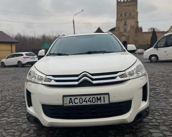 Белый Ситроен С4 Аиркросс, объемом двигателя 2 л и пробегом 234 тыс. км за 10000 $, фото 2 на Automoto.ua