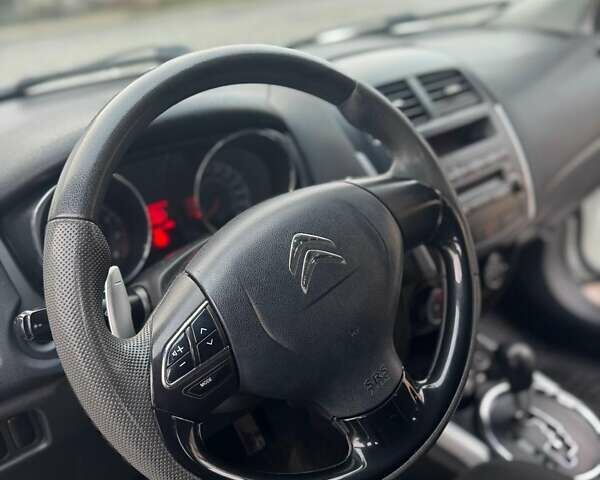 Белый Ситроен С4 Аиркросс, объемом двигателя 2 л и пробегом 234 тыс. км за 10000 $, фото 15 на Automoto.ua