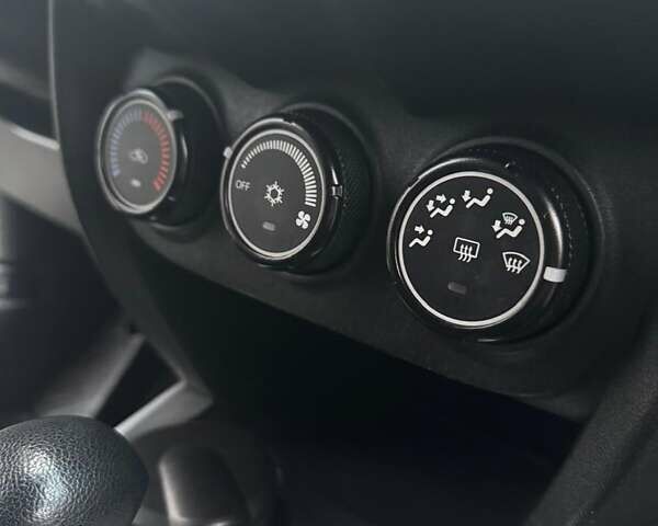 Белый Ситроен С4 Аиркросс, объемом двигателя 2 л и пробегом 234 тыс. км за 10000 $, фото 12 на Automoto.ua