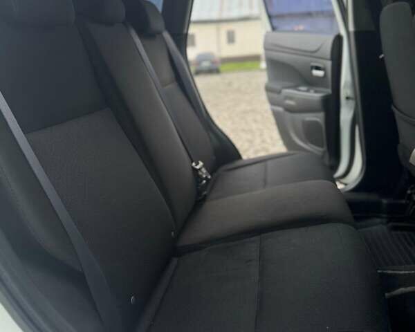 Белый Ситроен С4 Аиркросс, объемом двигателя 2 л и пробегом 234 тыс. км за 10000 $, фото 18 на Automoto.ua