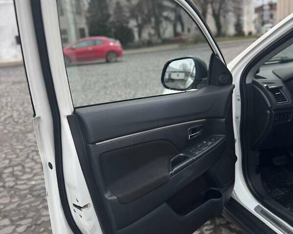 Белый Ситроен С4 Аиркросс, объемом двигателя 2 л и пробегом 234 тыс. км за 10000 $, фото 13 на Automoto.ua