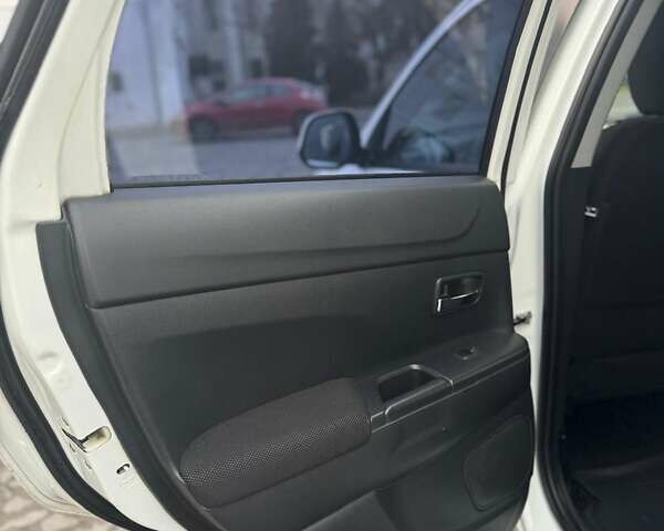 Белый Ситроен С4 Аиркросс, объемом двигателя 2 л и пробегом 234 тыс. км за 10000 $, фото 17 на Automoto.ua