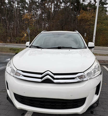 Белый Ситроен С4 Аиркросс, объемом двигателя 2 л и пробегом 233 тыс. км за 11500 $, фото 1 на Automoto.ua