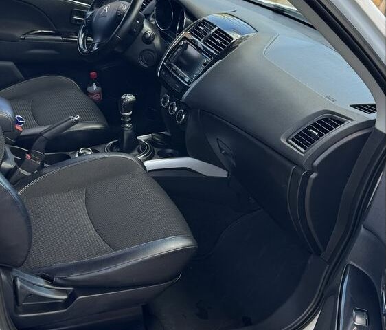 Білий Сітроен С4 Аіркросс, об'ємом двигуна 1.8 л та пробігом 265 тис. км за 11000 $, фото 6 на Automoto.ua