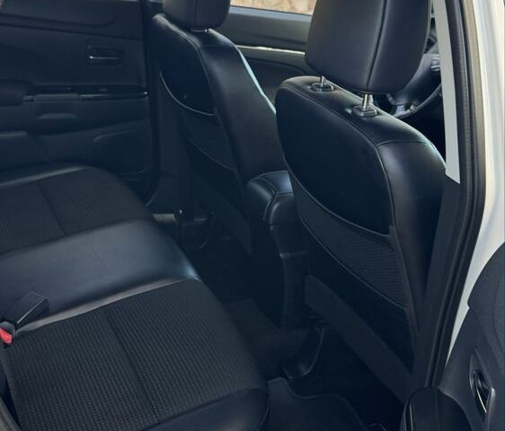 Білий Сітроен С4 Аіркросс, об'ємом двигуна 1.8 л та пробігом 265 тис. км за 11000 $, фото 7 на Automoto.ua