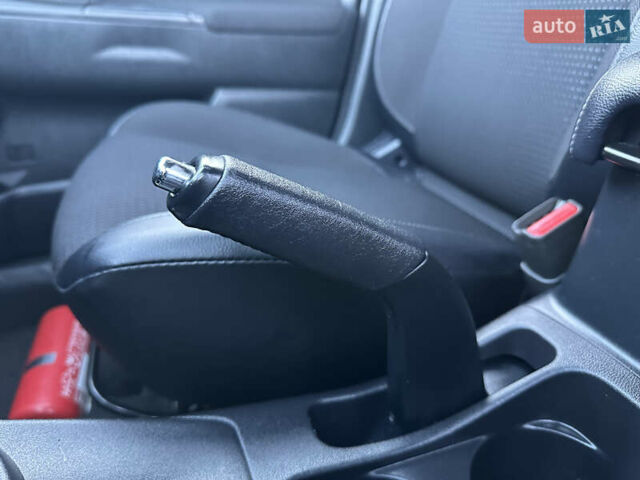 Серый Ситроен С4 Аиркросс, объемом двигателя 1.6 л и пробегом 192 тыс. км за 11999 $, фото 111 на Automoto.ua