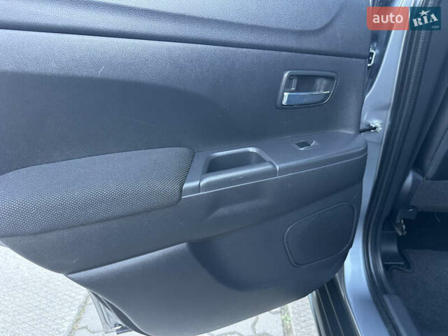 Серый Ситроен С4 Аиркросс, объемом двигателя 1.6 л и пробегом 192 тыс. км за 11999 $, фото 122 на Automoto.ua