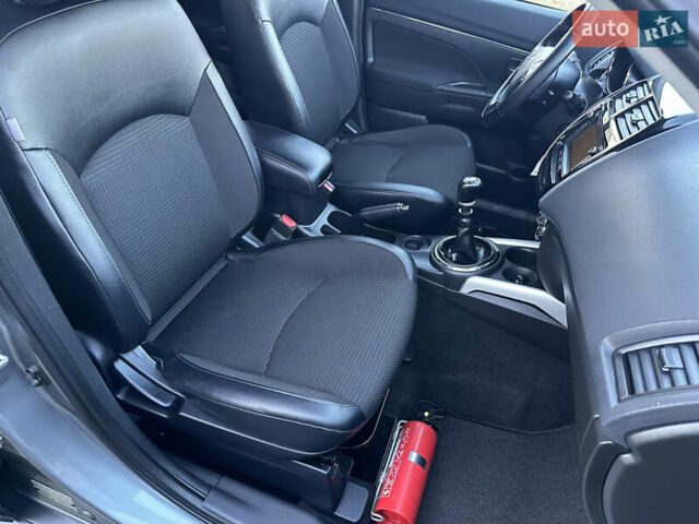 Серый Ситроен С4 Аиркросс, объемом двигателя 1.6 л и пробегом 192 тыс. км за 11999 $, фото 116 на Automoto.ua