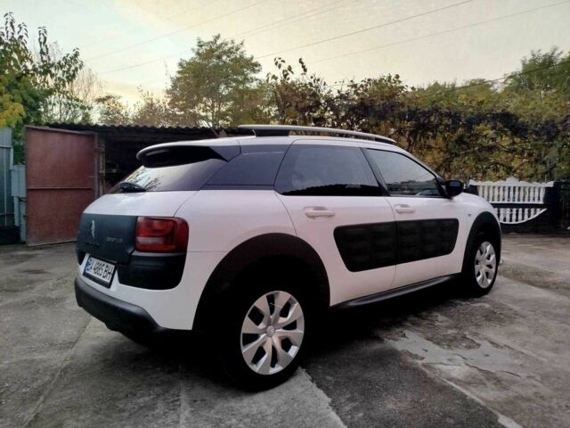 Сітроен C4 Кактус 2015 у Кропивницькому (Кіровограді) на Automoto.ua Білий Сітроен C4 Кактус, об'ємом двигуна 1.2 л та пробігом 153 тис. км за 10000 $, фото 7 на Automoto.ua