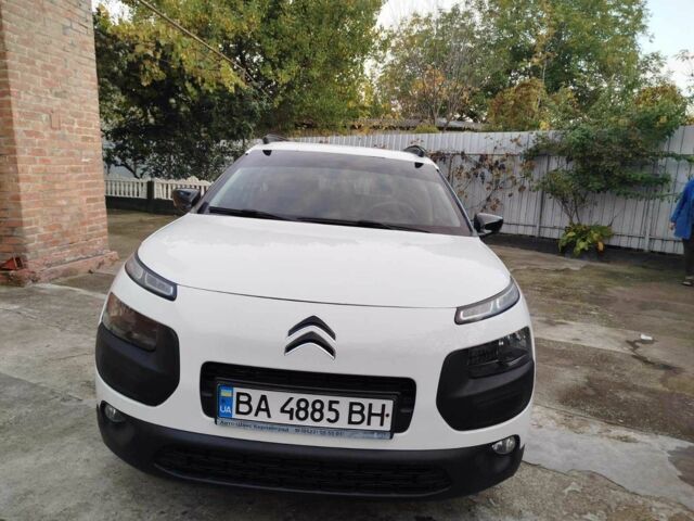 Сітроен C4 Кактус 2015 у Кропивницькому (Кіровограді) на Automoto.ua Білий Сітроен C4 Кактус, об'ємом двигуна 1.2 л та пробігом 153 тис. км за 10000 $, фото 5 на Automoto.ua
