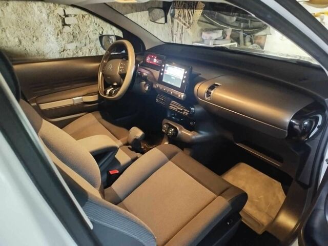 Сітроен C4 Кактус 2015 у Кропивницькому (Кіровограді) на Automoto.ua Білий Сітроен C4 Кактус, об'ємом двигуна 1.2 л та пробігом 153 тис. км за 10000 $, фото 2 на Automoto.ua