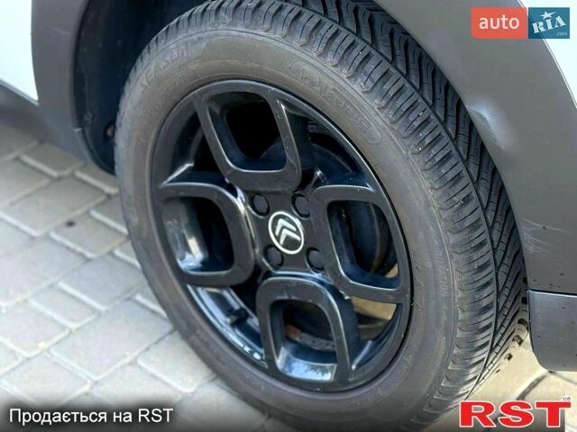 Белый Ситроен C4 Кактус, объемом двигателя 1.2 л и пробегом 120 тыс. км за 8900 $, фото 8 на Automoto.ua