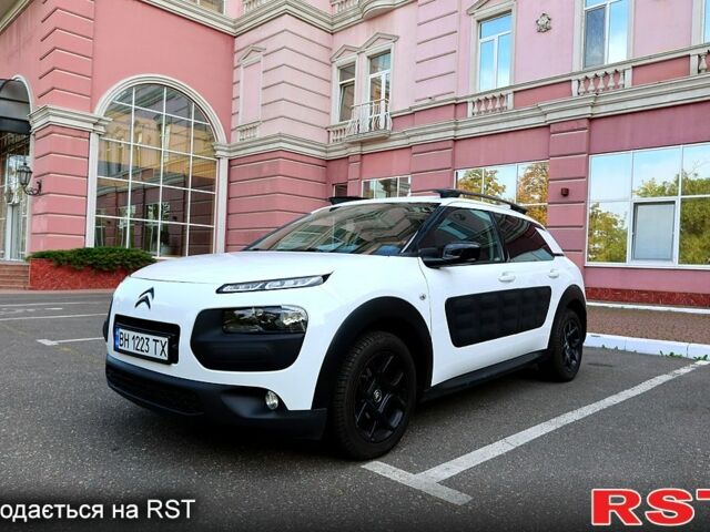 Белый Ситроен C4 Кактус, объемом двигателя 1.2 л и пробегом 120 тыс. км за 8900 $, фото 2 на Automoto.ua