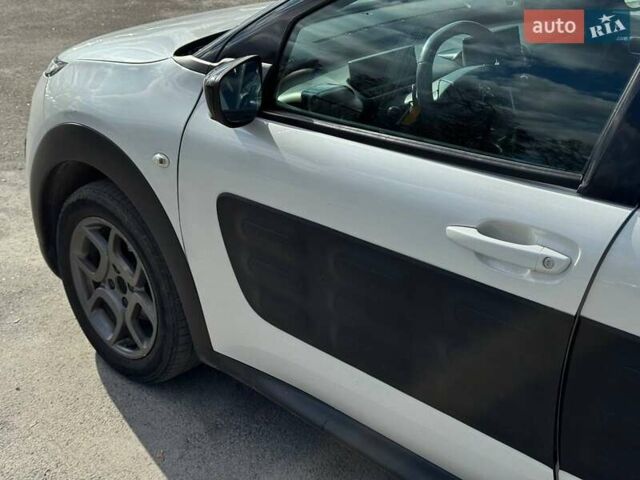 Сітроен C4 Кактус 2014 у Каменце-Подольском на Automoto.ua Білий Сітроен C4 Кактус, об'ємом двигуна 1.56 л та пробігом 215 тис. км за 9300 $, фото 14 на Automoto.ua