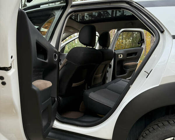 Сітроен C4 Кактус 2014 у Києві на Automoto.ua Білий Сітроен C4 Кактус, об'ємом двигуна 1.56 л та пробігом 263 тис. км за 8700 $, фото 10 на Automoto.ua