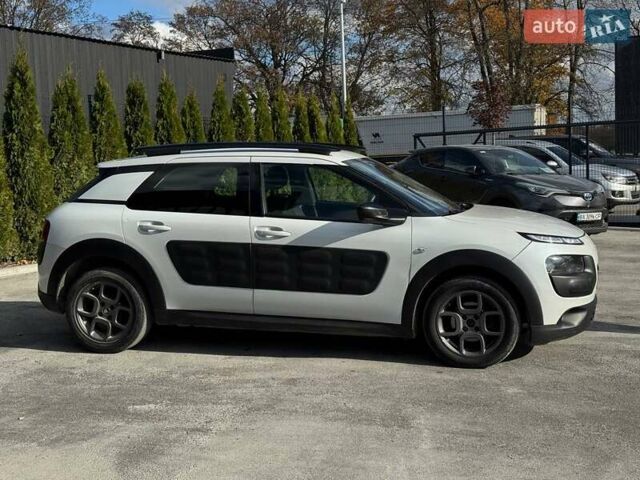 Сітроен C4 Кактус 2014 у Каменце-Подольском на Automoto.ua Білий Сітроен C4 Кактус, об'ємом двигуна 1.56 л та пробігом 215 тис. км за 9300 $, фото 1 на Automoto.ua