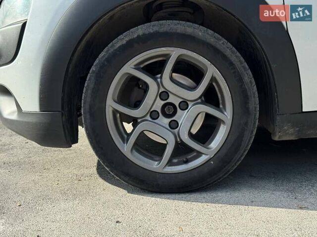 Сітроен C4 Кактус 2014 у Каменце-Подольском на Automoto.ua Білий Сітроен C4 Кактус, об'ємом двигуна 1.56 л та пробігом 215 тис. км за 9300 $, фото 13 на Automoto.ua
