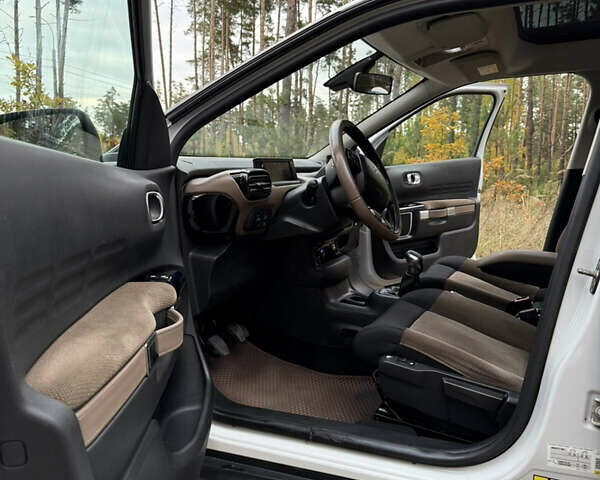 Сітроен C4 Кактус 2014 у Києві на Automoto.ua Білий Сітроен C4 Кактус, об'ємом двигуна 1.56 л та пробігом 263 тис. км за 8700 $, фото 15 на Automoto.ua