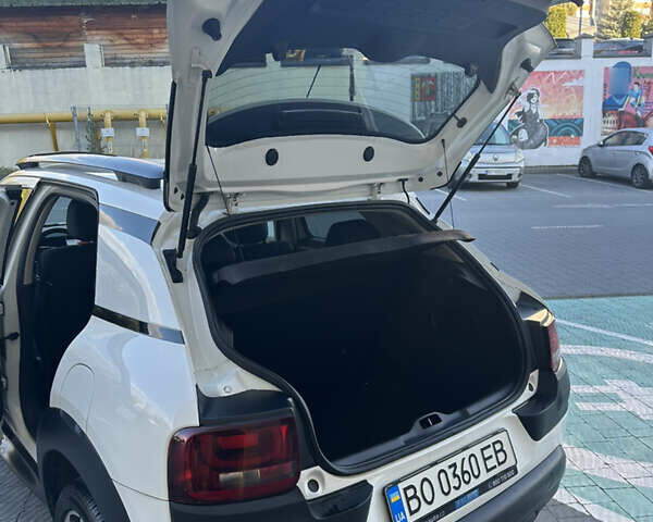 Белый Ситроен C4 Кактус, объемом двигателя 1.2 л и пробегом 130 тыс. км за 9500 $, фото 17 на Automoto.ua