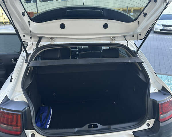 Белый Ситроен C4 Кактус, объемом двигателя 1.2 л и пробегом 130 тыс. км за 9500 $, фото 15 на Automoto.ua