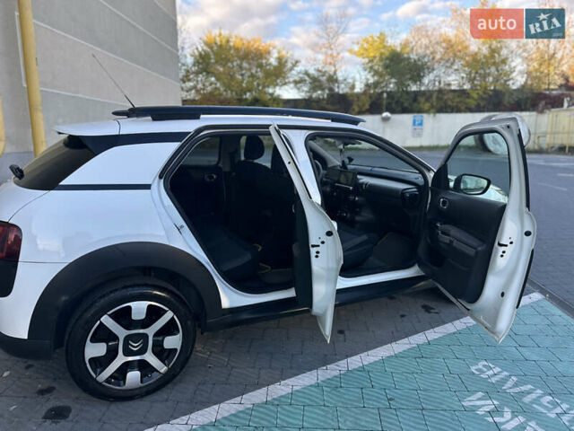 Белый Ситроен C4 Кактус, объемом двигателя 1.2 л и пробегом 130 тыс. км за 9500 $, фото 13 на Automoto.ua