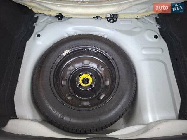 Белый Ситроен C4 Кактус, объемом двигателя 1.56 л и пробегом 218 тыс. км за 9999 $, фото 14 на Automoto.ua