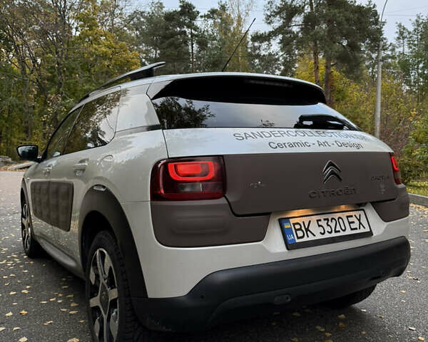 Сітроен C4 Кактус 2014 у Києві на Automoto.ua Білий Сітроен C4 Кактус, об'ємом двигуна 1.56 л та пробігом 263 тис. км за 8700 $, фото 27 на Automoto.ua