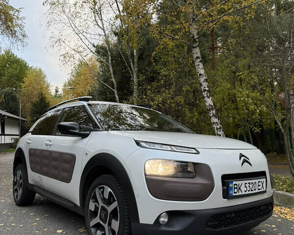 Сітроен C4 Кактус 2014 у Києві на Automoto.ua Білий Сітроен C4 Кактус, об'ємом двигуна 1.56 л та пробігом 263 тис. км за 8700 $, фото 25 на Automoto.ua