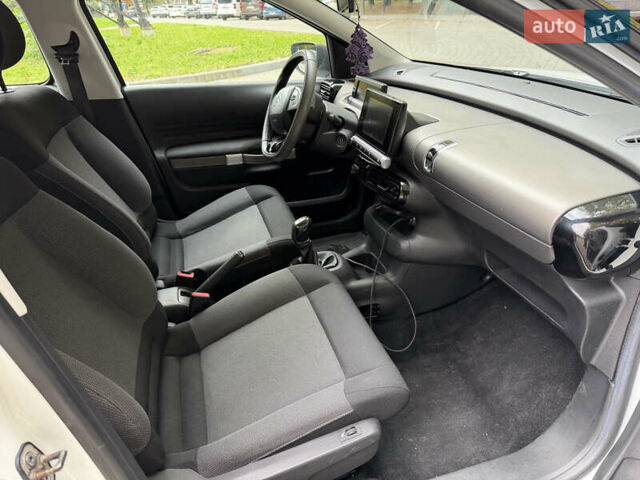 Белый Ситроен C4 Кактус, объемом двигателя 1.56 л и пробегом 248 тыс. км за 8400 $, фото 4 на Automoto.ua