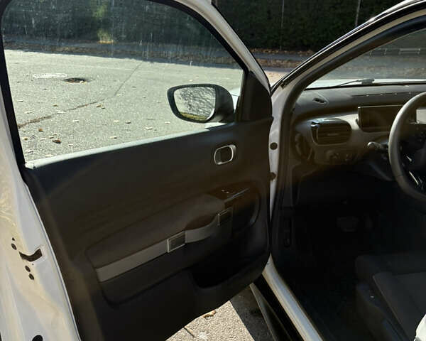 Белый Ситроен C4 Кактус, объемом двигателя 1.2 л и пробегом 138 тыс. км за 10300 $, фото 26 на Automoto.ua