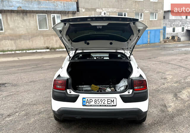 Білий Сітроен C4 Кактус, об'ємом двигуна 1.56 л та пробігом 116 тис. км за 10499 $, фото 6 на Automoto.ua