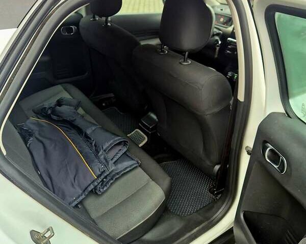 Белый Ситроен C4 Кактус, объемом двигателя 1.56 л и пробегом 216 тыс. км за 9877 $, фото 16 на Automoto.ua