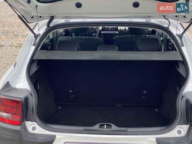 Белый Ситроен C4 Кактус, объемом двигателя 1.6 л и пробегом 226 тыс. км за 10850 $, фото 25 на Automoto.ua