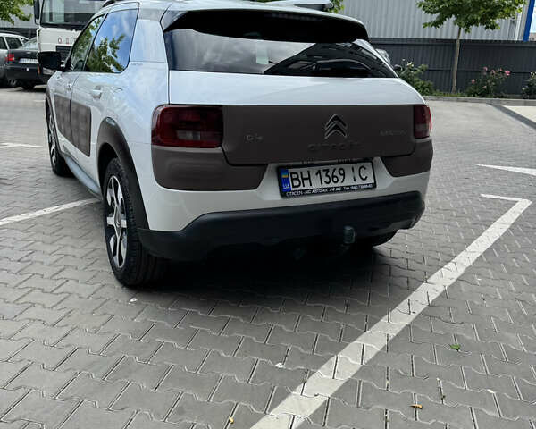 Білий Сітроен C4 Кактус, об'ємом двигуна 1.56 л та пробігом 236 тис. км за 7999 $, фото 18 на Automoto.ua